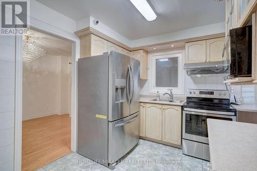 109 Valleymede Drive, Richmond Hill, ON - Indoor Photo Showing Kitchen With Double Sink