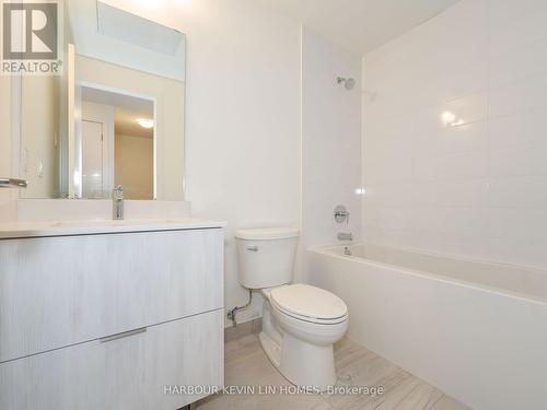 1217 - 8 David Eyer Road, Richmond Hill, ON - Indoor Photo Showing Bathroom