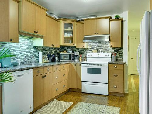 Cuisine - 359A Rue Principale, Saint-Sauveur, QC - Indoor Photo Showing Kitchen