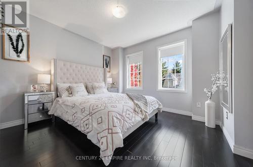 77 Beachgrove Crescent, Whitby, ON - Indoor Photo Showing Bedroom