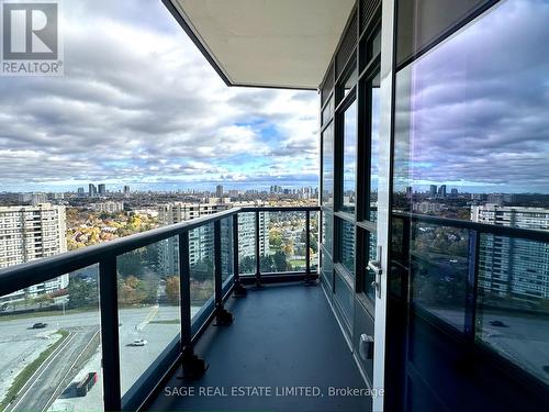 1710A - 30 Upper Mall Way, Vaughan, ON - Outdoor With View With Exterior