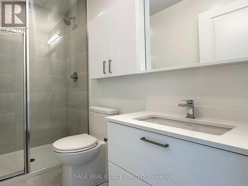 1710A - 30 Upper Mall Way, Vaughan, ON - Indoor Photo Showing Bathroom