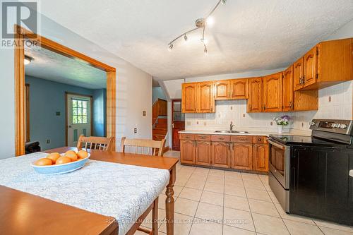 2139 Adjala-Tecumseth Townline, New Tecumseth, ON - Indoor Photo Showing Kitchen With Double Sink