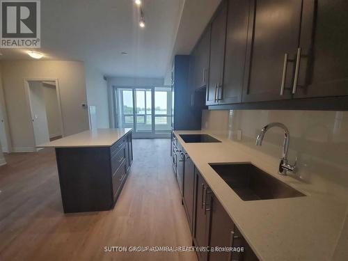 417 - 9085 Jane Street, Vaughan, ON - Indoor Photo Showing Kitchen