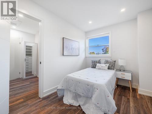 97 Golf Links Drive, Aurora, ON - Indoor Photo Showing Bedroom