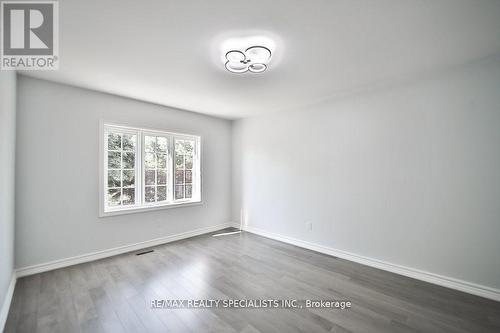 95 Luba Avenue, Richmond Hill, ON - Indoor Photo Showing Other Room