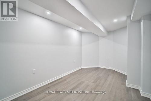 95 Luba Avenue, Richmond Hill, ON - Indoor Photo Showing Other Room