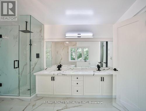 95 Luba Avenue, Richmond Hill, ON - Indoor Photo Showing Bathroom