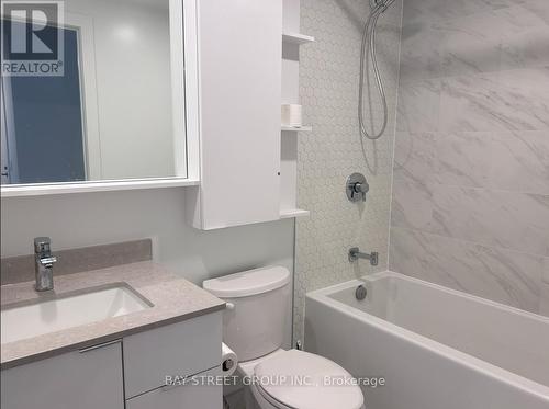 519S - 8 Cedarland Drive, Markham, ON - Indoor Photo Showing Bathroom