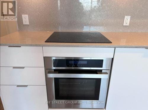 519S - 8 Cedarland Drive, Markham, ON - Indoor Photo Showing Kitchen