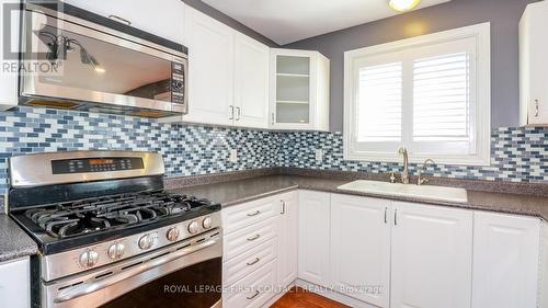 115 Sproule Drive, Barrie, ON - Indoor Photo Showing Kitchen With Upgraded Kitchen