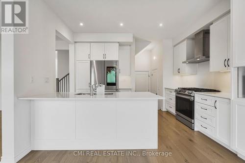 116 Shepherd Drive, Barrie, ON - Indoor Photo Showing Kitchen With Upgraded Kitchen