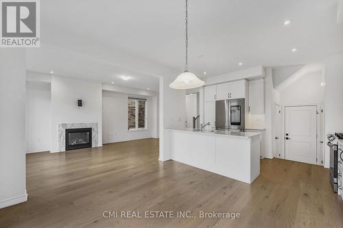 116 Shepherd Drive, Barrie, ON - Indoor Photo Showing Kitchen