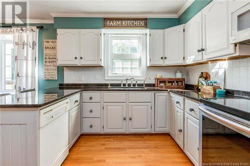 8 Wedgewood, Rothesay, NB - Indoor Photo Showing Kitchen