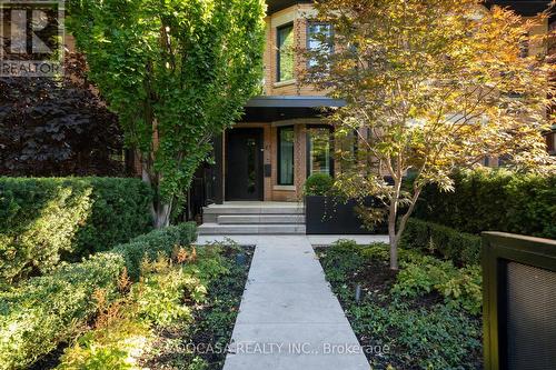 47 Roxborough Street W, Toronto, ON - Outdoor