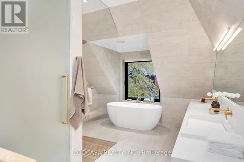 47 Roxborough Street W, Toronto, ON - Indoor Photo Showing Bathroom