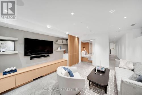 47 Roxborough Street W, Toronto, ON - Indoor Photo Showing Living Room