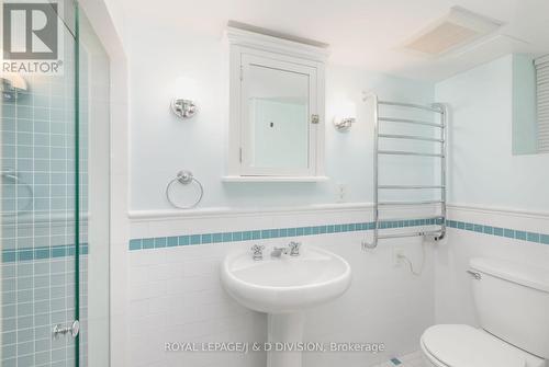 53 Heddington Avenue, Toronto, ON - Indoor Photo Showing Bathroom