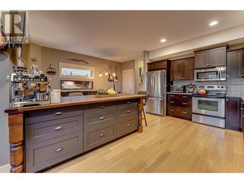 4900 Heritage Drive Unit# 201, Vernon, BC - Indoor Photo Showing Kitchen With Stainless Steel Kitchen