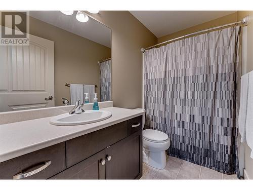 4900 Heritage Drive Unit# 201, Vernon, BC - Indoor Photo Showing Bathroom