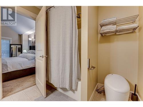 4900 Heritage Drive Unit# 201, Vernon, BC - Indoor Photo Showing Bathroom