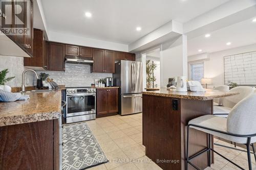 6 Page Place, Clarington, ON - Indoor Photo Showing Kitchen With Stainless Steel Kitchen With Upgraded Kitchen