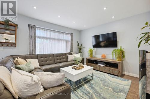 76 Phillip Avenue, Toronto, ON - Indoor Photo Showing Living Room