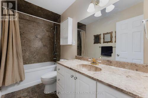 475 Humewood Avenue, Oshawa, ON - Indoor Photo Showing Bathroom