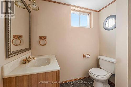 475 Humewood Avenue, Oshawa, ON - Indoor Photo Showing Bathroom