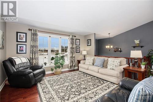 2393 Tennyson Road, Perth, ON - Indoor Photo Showing Living Room