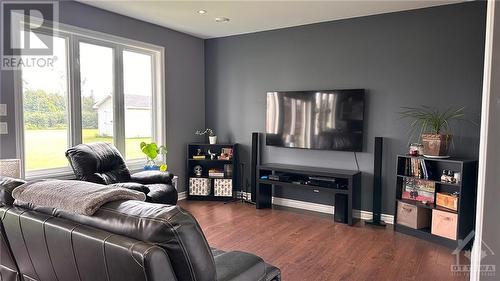 2393 Tennyson Road, Perth, ON - Indoor Photo Showing Other Room