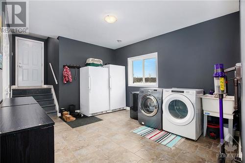 2393 Tennyson Road, Perth, ON - Indoor Photo Showing Laundry Room