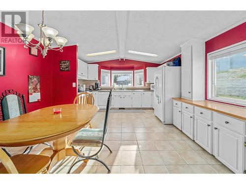 1555 Howe Road Unit# 66, Kamloops, BC - Indoor Photo Showing Dining Room