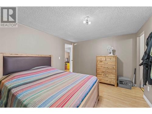 1555 Howe Road Unit# 66, Kamloops, BC - Indoor Photo Showing Bedroom