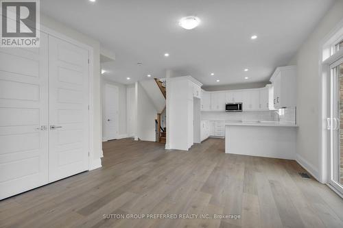 1 Bouw Place, Dutton/Dunwich (Dutton), ON - Indoor Photo Showing Kitchen