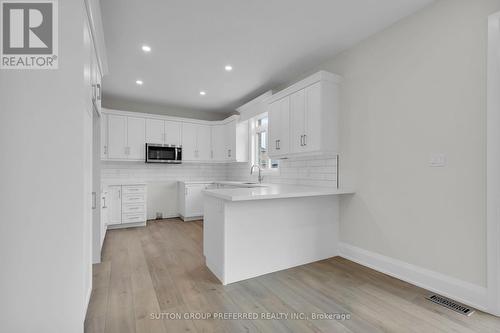 1 Bouw Place, Dutton/Dunwich (Dutton), ON - Indoor Photo Showing Kitchen