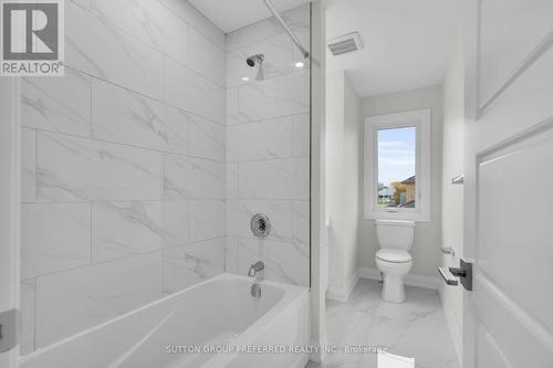 1 Bouw Place, Dutton/Dunwich (Dutton), ON - Indoor Photo Showing Bathroom