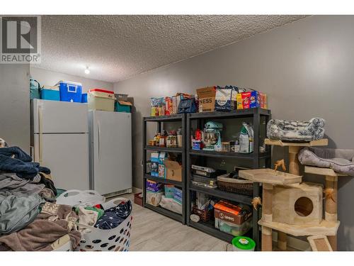 924 7Th Street, Montrose, BC - Indoor Photo Showing Other Room