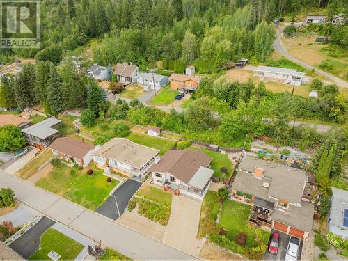 924 7Th Street, Montrose, BC - Outdoor With View