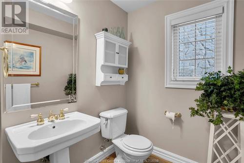 206 Crystal Bay Drive, Amherstburg, ON - Indoor Photo Showing Bathroom