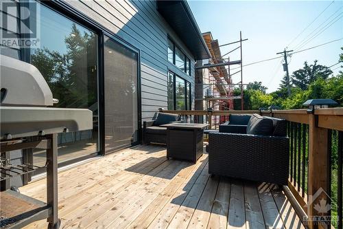 Backyard Deck w/greenspace below - 85 Chippewa Avenue, Ottawa, ON 