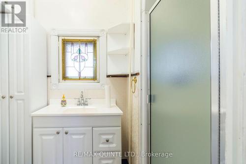 287 John Street, Belleville, ON - Indoor Photo Showing Bathroom