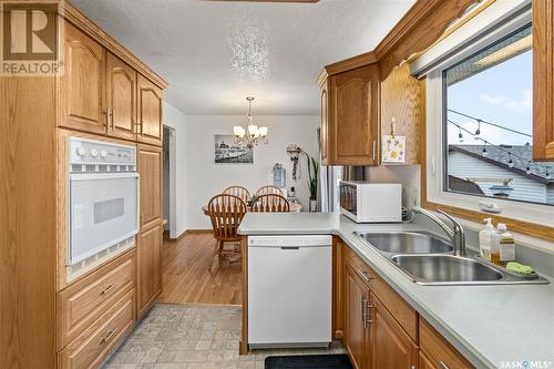 114 Vanier Crescent, Saskatoon, SK - Indoor Photo Showing Kitchen With Double Sink