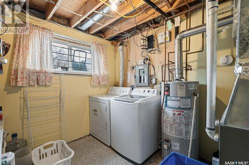 114 Vanier Crescent, Saskatoon, SK - Indoor Photo Showing Laundry Room