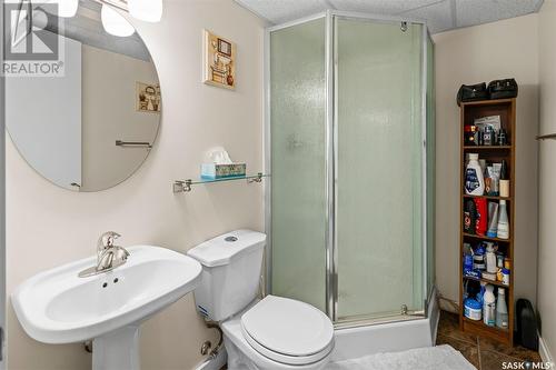 114 Vanier Crescent, Saskatoon, SK - Indoor Photo Showing Bathroom