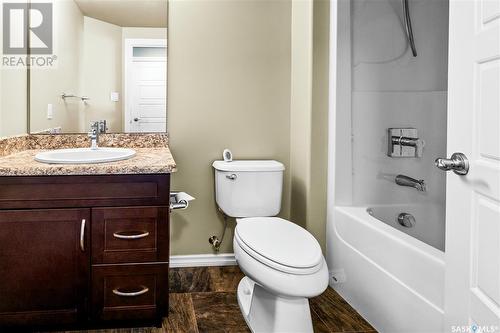 212 4501 Child Avenue, Regina, SK - Indoor Photo Showing Bathroom