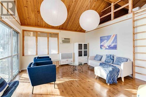 47 & 49 Procter Drive, Blackstrap Shields, SK - Indoor Photo Showing Living Room