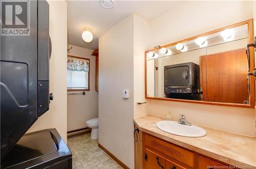 80 Surrey Hill Drive, Hillsborough, NB - Indoor Photo Showing Bathroom