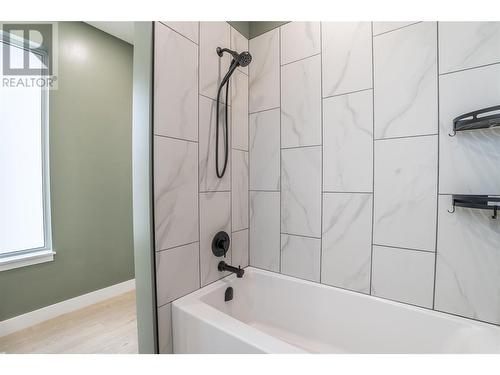 10009 Morrison Close, Summerland, BC - Indoor Photo Showing Bathroom