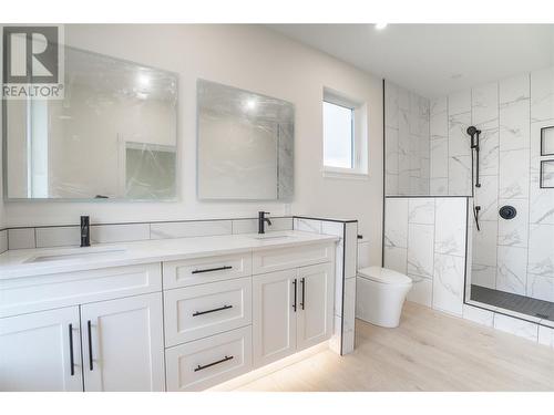 10009 Morrison Close, Summerland, BC - Indoor Photo Showing Bathroom